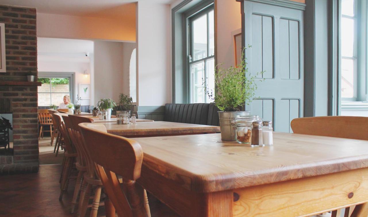 The Old House At Home West Wittering Bagian luar foto
